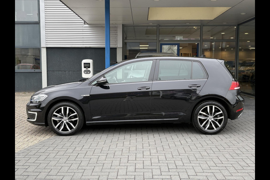 Volkswagen e-Golf e-Golf 136pk | SOH 88,7% | Virtual Cockpit | Stoelverwarming | Adaptive Cruise | Camera |
