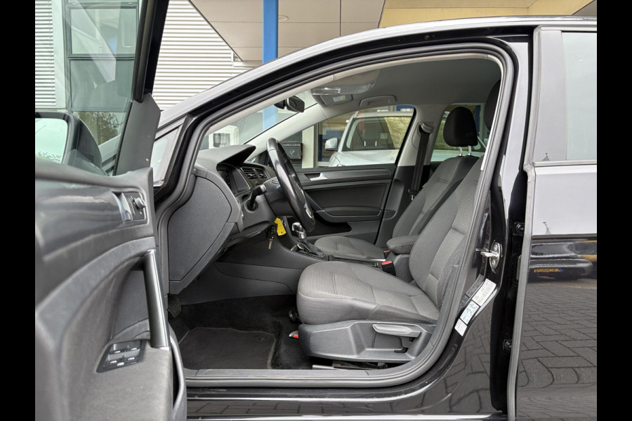 Volkswagen e-Golf e-Golf 136pk | SOH 88,7% | Virtual Cockpit | Stoelverwarming | Adaptive Cruise | Camera |