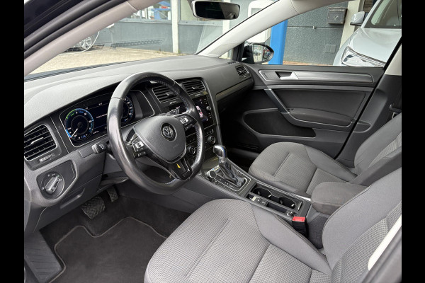 Volkswagen e-Golf e-Golf 136pk | SOH 88,7% | Virtual Cockpit | Stoelverwarming | Adaptive Cruise | Camera |