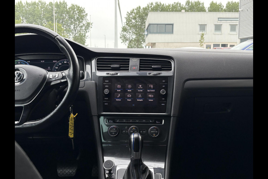 Volkswagen e-Golf e-Golf 136pk | SOH 88,7% | Virtual Cockpit | Stoelverwarming | Adaptive Cruise | Camera |