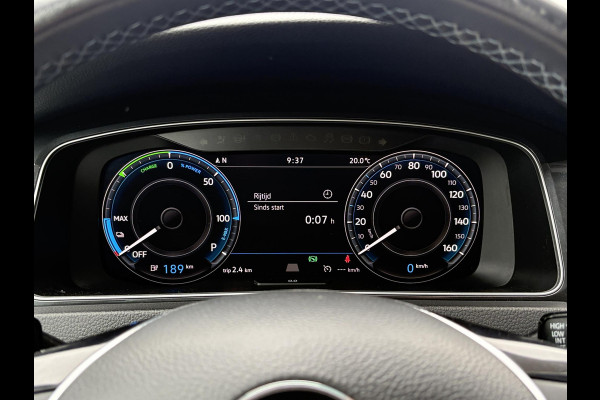 Volkswagen e-Golf e-Golf 136pk | SOH 88,7% | Virtual Cockpit | Stoelverwarming | Adaptive Cruise | Camera |