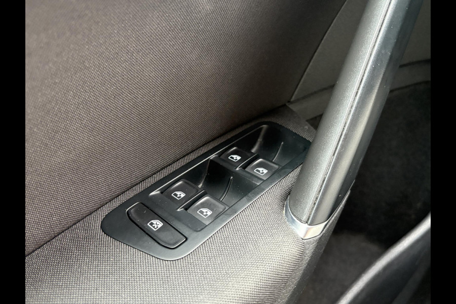 Volkswagen e-Golf e-Golf 136pk | SOH 88,7% | Virtual Cockpit | Stoelverwarming | Adaptive Cruise | Camera |