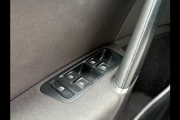 Volkswagen e-Golf e-Golf 136pk | SOH 88,7% | Virtual Cockpit | Stoelverwarming | Adaptive Cruise | Camera |