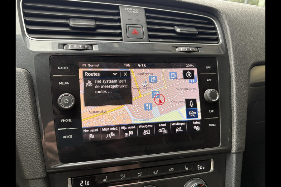 Volkswagen e-Golf e-Golf 136pk | SOH 88,7% | Virtual Cockpit | Stoelverwarming | Adaptive Cruise | Camera |