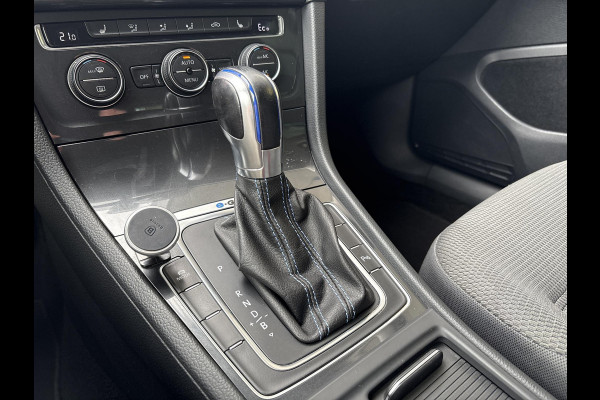 Volkswagen e-Golf e-Golf 136pk | SOH 88,7% | Virtual Cockpit | Stoelverwarming | Adaptive Cruise | Camera |