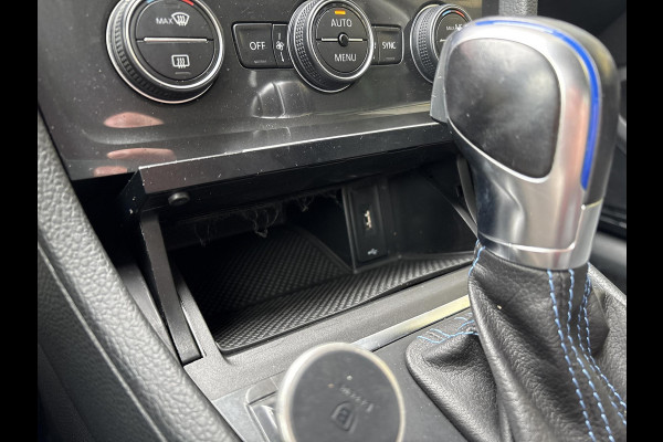 Volkswagen e-Golf e-Golf 136pk | SOH 88,7% | Virtual Cockpit | Stoelverwarming | Adaptive Cruise | Camera |