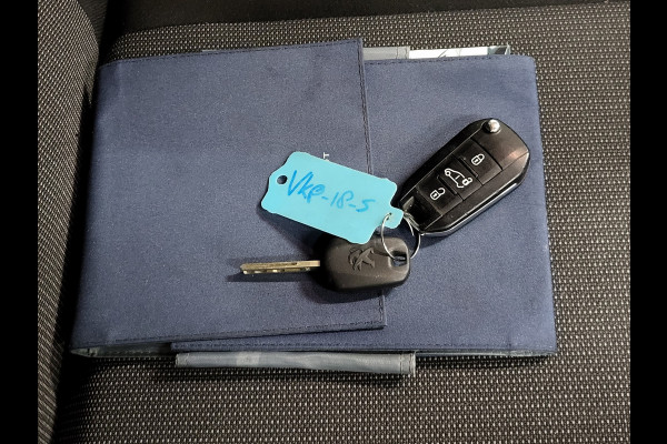 Peugeot Partner 1.2PureTech 111pk Benzine!