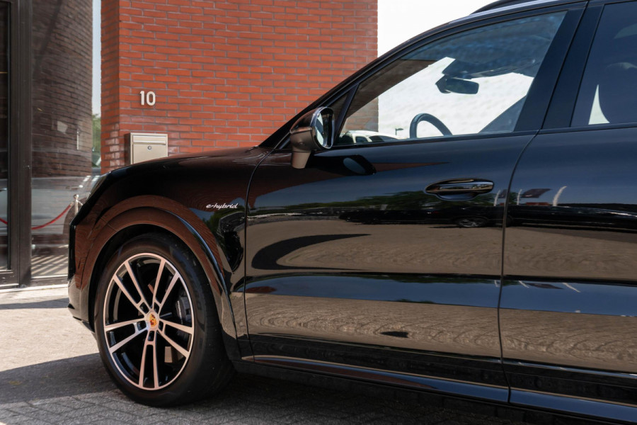 Porsche Cayenne 3.0 E-Hybrid Sport-Design Sportuitlaat Display