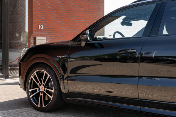 Porsche Cayenne 3.0 E-Hybrid Sport-Design Sportuitlaat Display