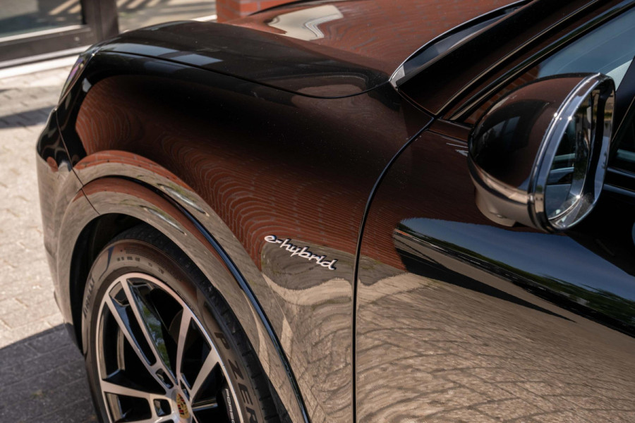 Porsche Cayenne 3.0 E-Hybrid Sport-Design Sportuitlaat Display