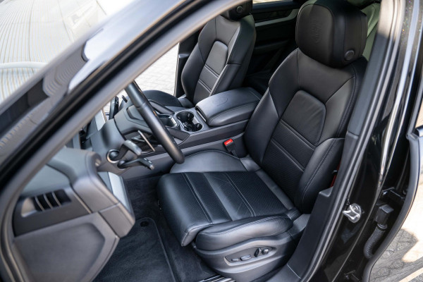 Porsche Cayenne 3.0 E-Hybrid Sport-Design Sportuitlaat Display