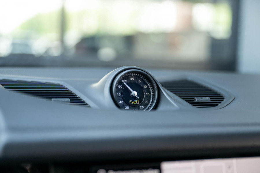 Porsche Cayenne 3.0 E-Hybrid Sport-Design Sportuitlaat Display