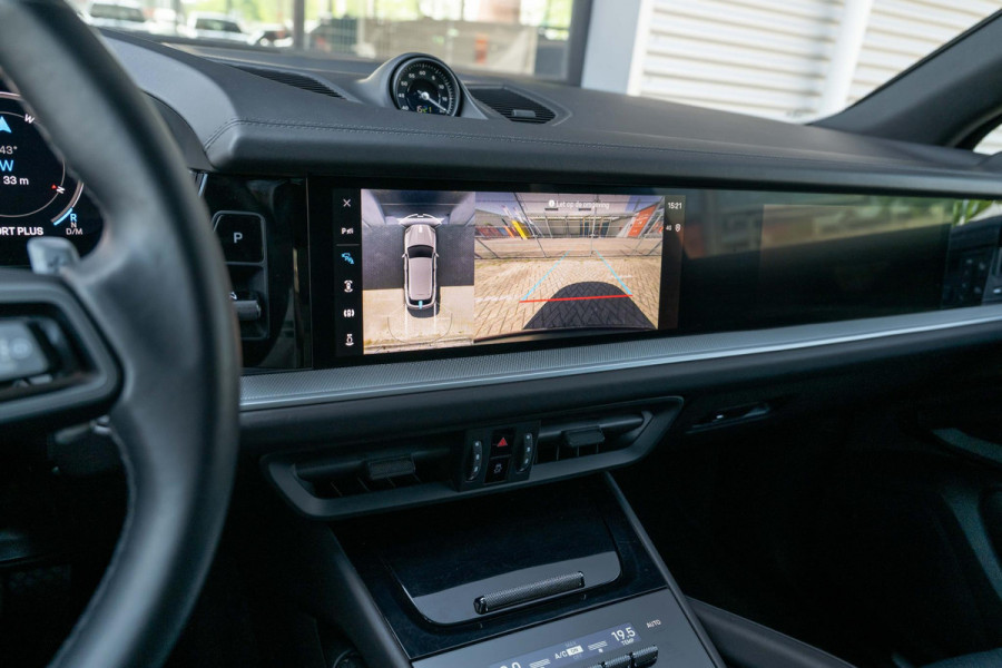 Porsche Cayenne 3.0 E-Hybrid Sport-Design Sportuitlaat Display