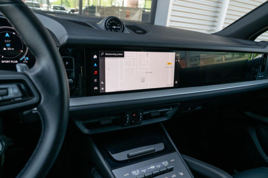 Porsche Cayenne 3.0 E-Hybrid Sport-Design Sportuitlaat Display