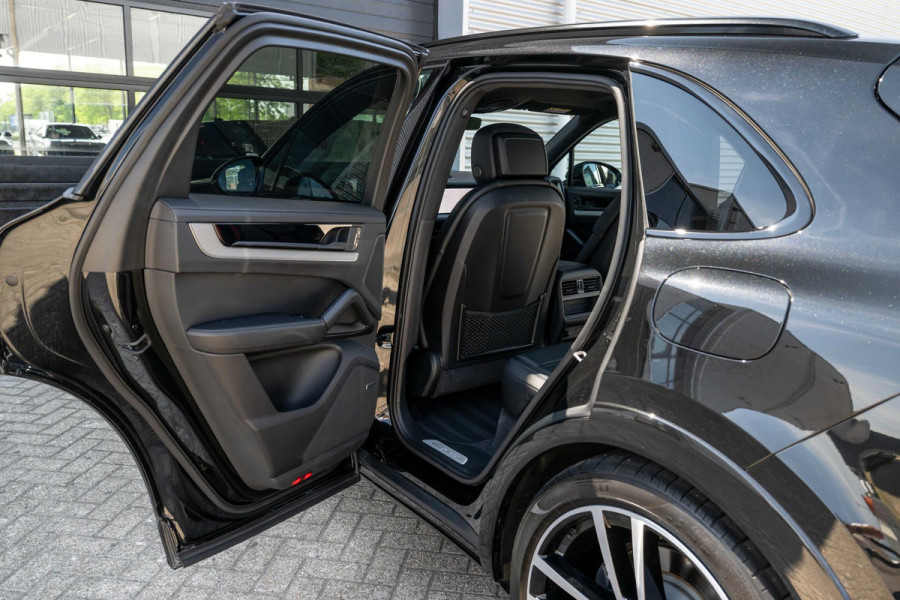 Porsche Cayenne 3.0 E-Hybrid Sport-Design Sportuitlaat Display