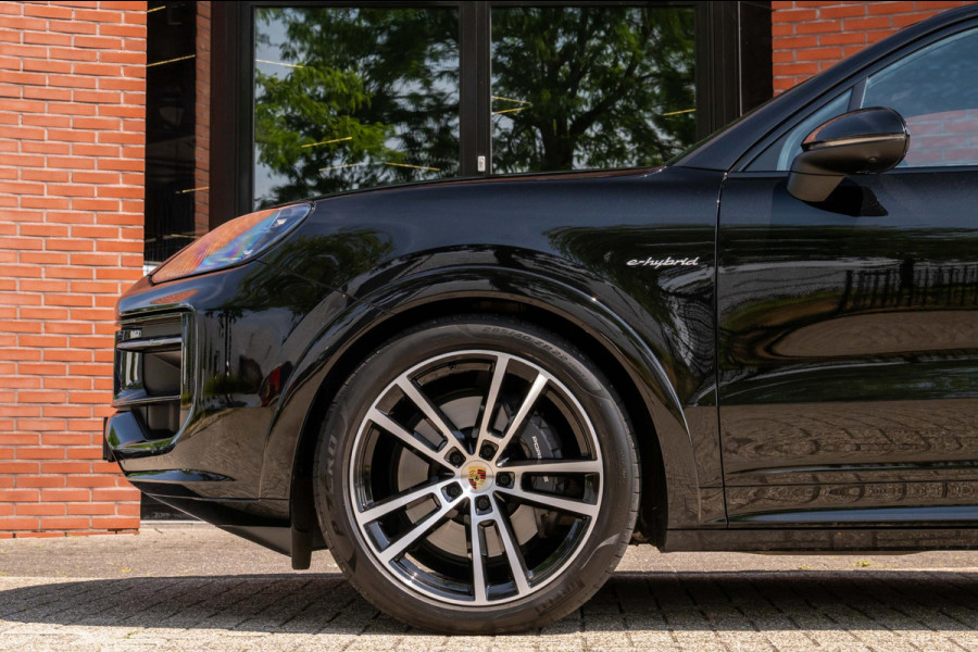Porsche Cayenne 3.0 E-Hybrid Sport-Design Sportuitlaat Display