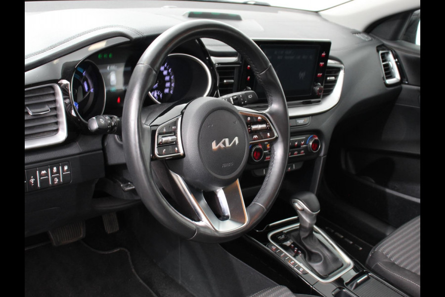 Kia Ceed Sportswagon 1.6 GDI PHEV DynamicLine Automaat Climate control Keyless Cruise control LED Parkeersensoren achter Camera Stuur verwarming Stoel verwarming Apple Carplay/ Andriod Auto