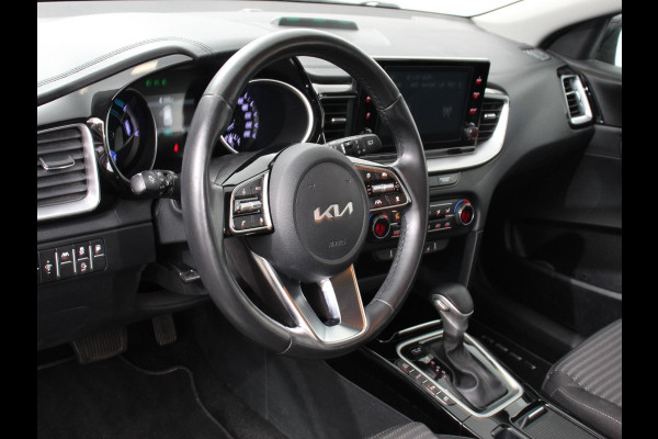 Kia Ceed Sportswagon 1.6 GDI PHEV DynamicLine Automaat Climate control Keyless Cruise control LED Parkeersensoren achter Camera Stuur verwarming Stoel verwarming Apple Carplay/ Andriod Auto