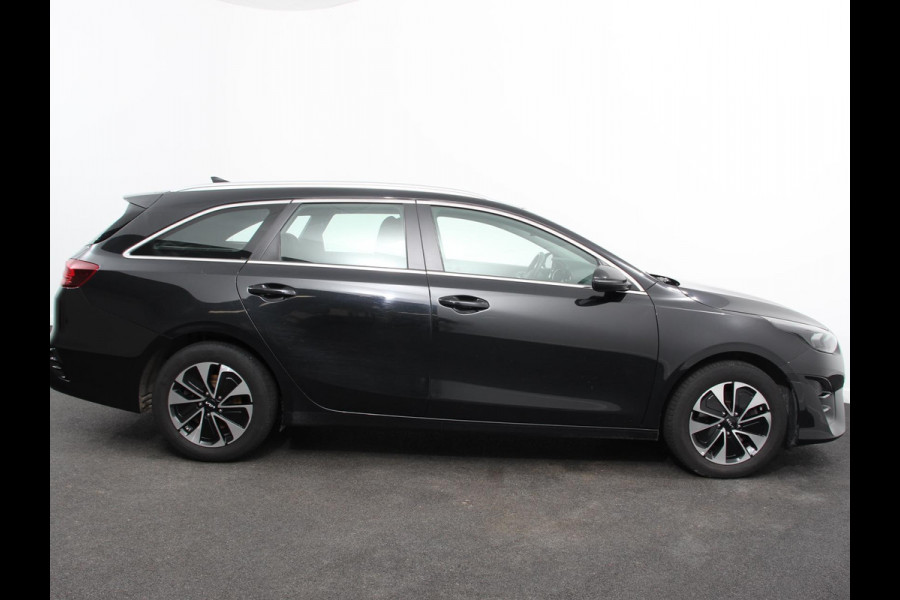 Kia Ceed Sportswagon 1.6 GDI PHEV DynamicLine Automaat Climate control Keyless Cruise control LED Parkeersensoren achter Camera Stuur verwarming Stoel verwarming Apple Carplay/ Andriod Auto
