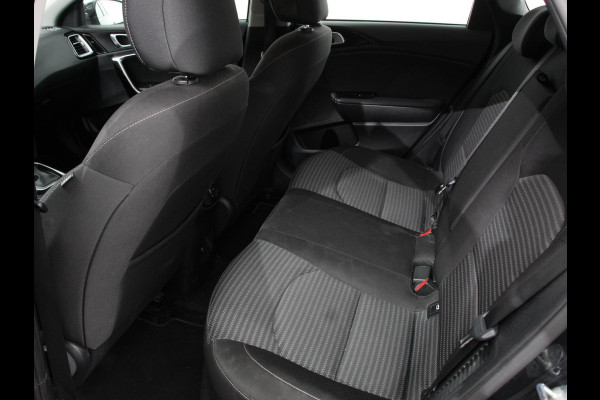 Kia Ceed Sportswagon 1.6 GDI PHEV DynamicLine Automaat Climate control Keyless Cruise control LED Parkeersensoren achter Camera Stuur verwarming Stoel verwarming Apple Carplay/ Andriod Auto