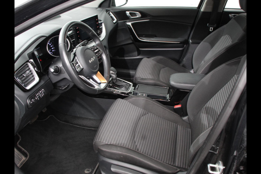 Kia Ceed Sportswagon 1.6 GDI PHEV DynamicLine Automaat Climate control Keyless Cruise control LED Parkeersensoren achter Camera Stuur verwarming Stoel verwarming Apple Carplay/ Andriod Auto