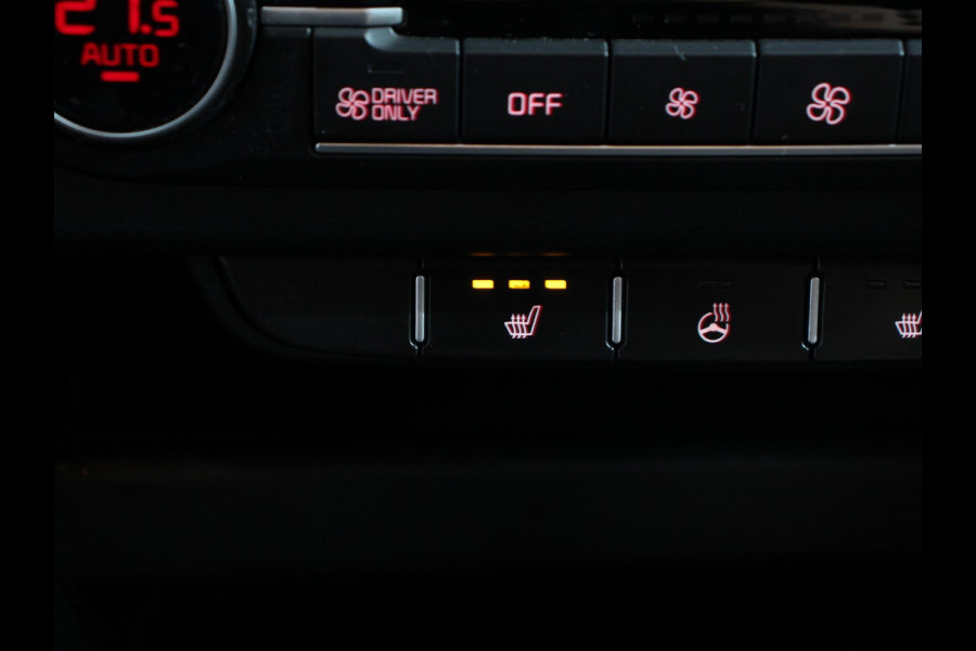 Kia Ceed Sportswagon 1.6 GDI PHEV DynamicLine Automaat Climate control Keyless Cruise control LED Parkeersensoren achter Camera Stuur verwarming Stoel verwarming Apple Carplay/ Andriod Auto