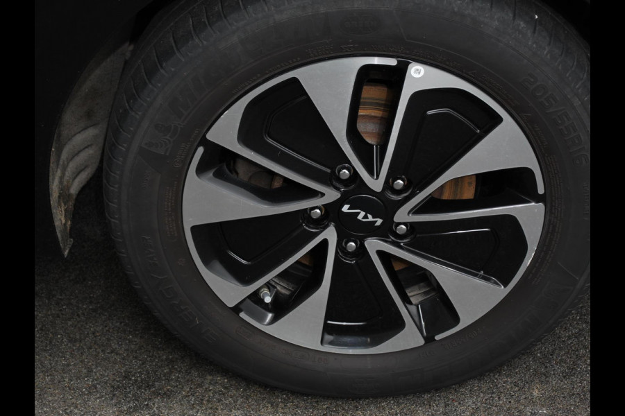 Kia Ceed Sportswagon 1.6 GDI PHEV DynamicLine Automaat Climate control Keyless Cruise control LED Parkeersensoren achter Camera Stuur verwarming Stoel verwarming Apple Carplay/ Andriod Auto