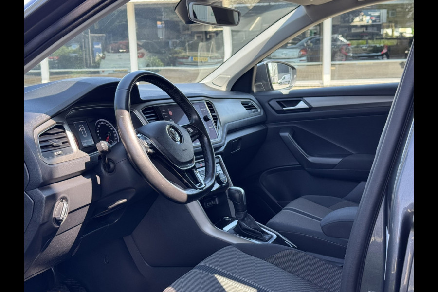 Volkswagen T-Roc 1.5 TSI Sport | Carplay/Android, ACC, Navi, Clima, PDC, Trekhaak |