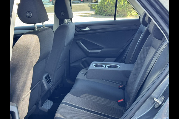 Volkswagen T-Roc 1.5 TSI Sport | Carplay/Android, ACC, Navi, Clima, PDC, Trekhaak |