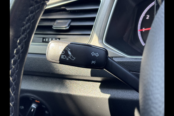 Volkswagen T-Roc 1.5 TSI Sport | Carplay/Android, ACC, Navi, Clima, PDC, Trekhaak |