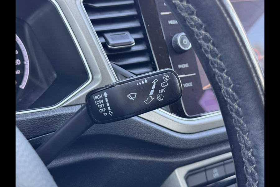 Volkswagen T-Roc 1.5 TSI Sport | Carplay/Android, ACC, Navi, Clima, PDC, Trekhaak |