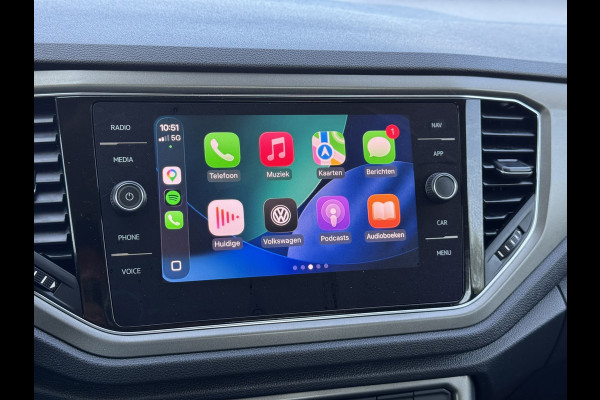 Volkswagen T-Roc 1.5 TSI Sport | Carplay/Android, ACC, Navi, Clima, PDC, Trekhaak |