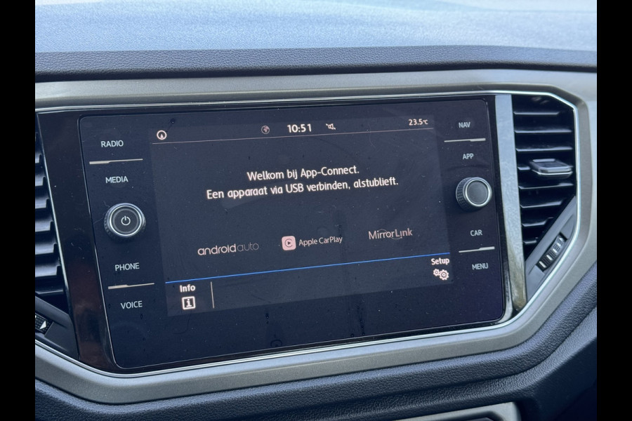 Volkswagen T-Roc 1.5 TSI Sport | Carplay/Android, ACC, Navi, Clima, PDC, Trekhaak |