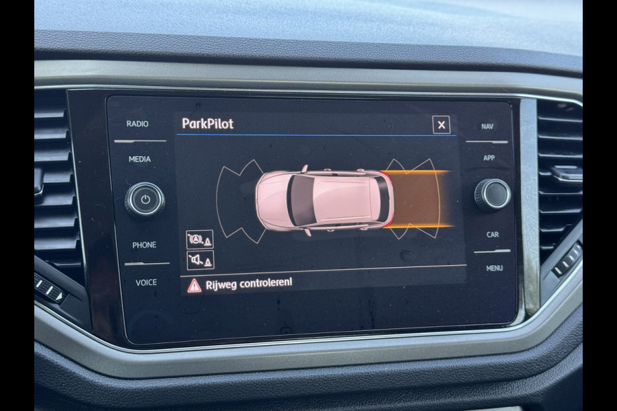 Volkswagen T-Roc 1.5 TSI Sport | Carplay/Android, ACC, Navi, Clima, PDC, Trekhaak |