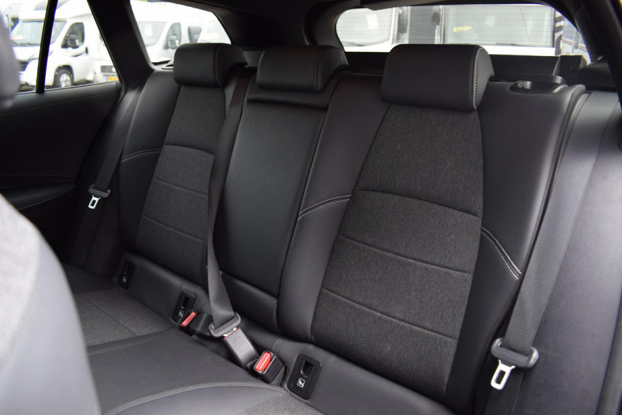 Toyota Corolla Touring Sports 1.8 Hybrid Business Plus | Apple CarPlay | Half Leer | Camera | Stoelverwarming