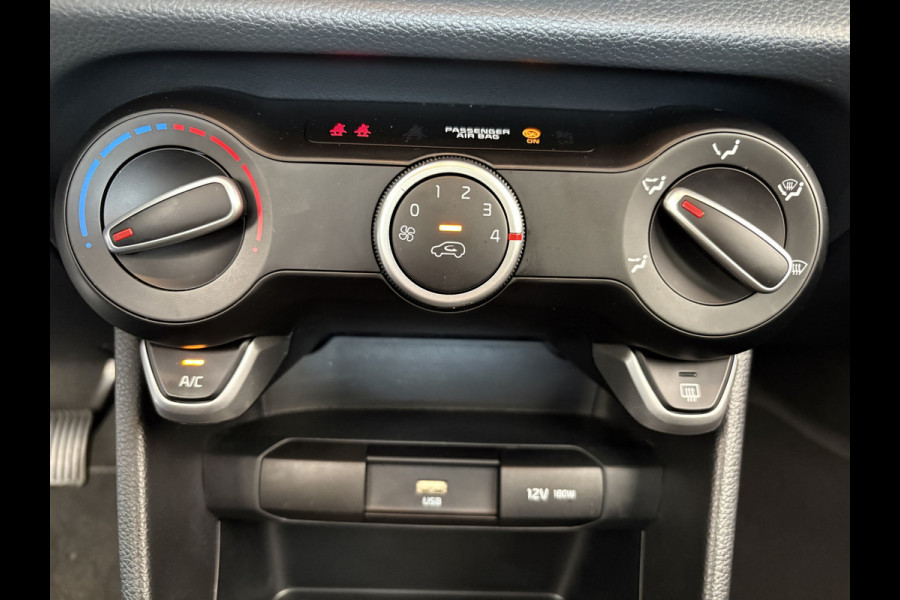 Kia Picanto 1.0 DPi DynamicLine Achteruitrijcamera - Apple carplay - Airco - Cruise control - Navigatie - Cruise control - Licht metalen velgen 14 inch - Radio - Start/stop systeem - Bluetooth - Elektrische ramen - Stuur multifunctioneel