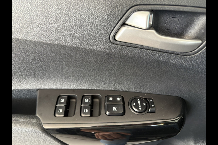 Kia Picanto 1.0 DPi DynamicLine Achteruitrijcamera - Apple carplay - Airco - Cruise control - Navigatie - Cruise control - Licht metalen velgen 14 inch - Radio - Start/stop systeem - Bluetooth - Elektrische ramen - Stuur multifunctioneel