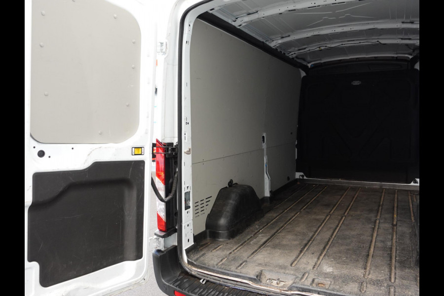 Ford Transit 330 2.0 TDCI L3H2 Trend Automaat Navigatie Camera Carplay Trekhaak Cruise control Airco