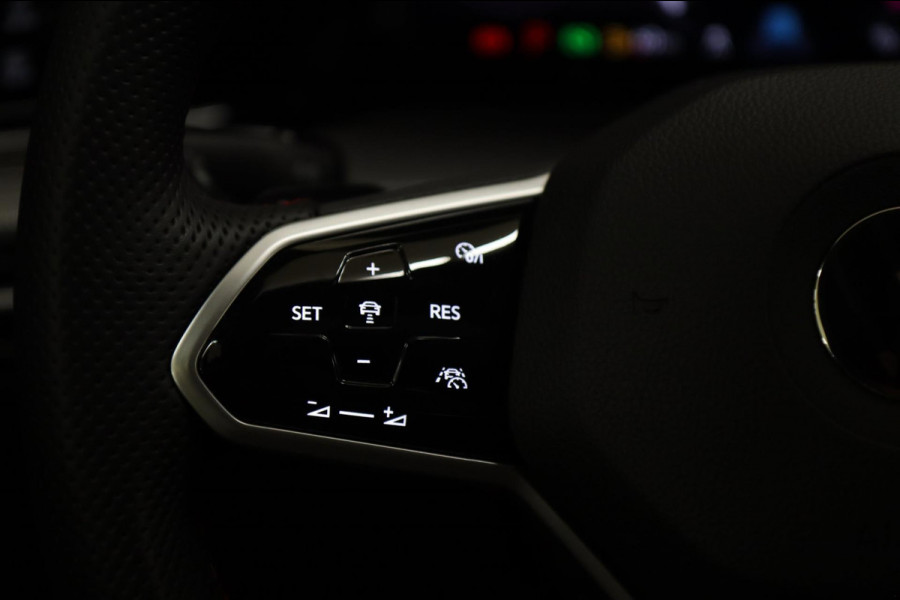 Volkswagen Golf 1.4 eHybrid GTE NARDO/PANO/HUD/IQLIGHT/CARPLAY/ACC/VOL