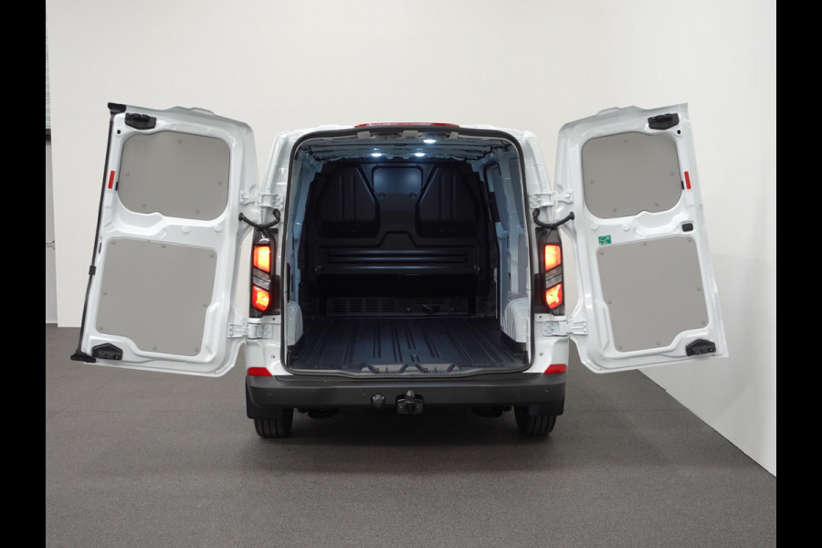 Ford Transit Custom 300 2.0 TDCI L2H1 Automaat Trend NIEUW MODEL! Airco Cruise Control Navigatie Parkeersensoren Camera Carplay/Android Auto