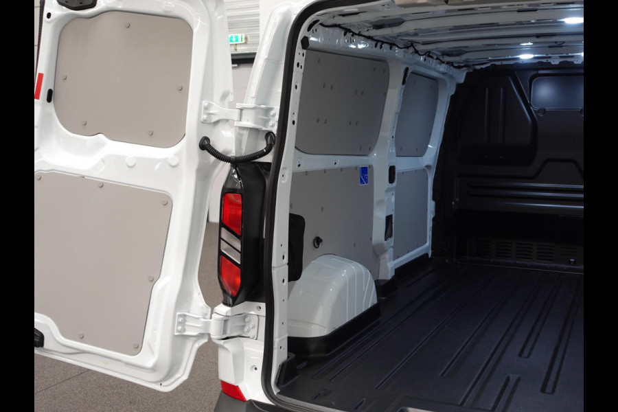 Ford Transit Custom 300 2.0 TDCI L2H1 Automaat Trend NIEUW MODEL! Airco Cruise Control Navigatie Parkeersensoren Camera Carplay/Android Auto