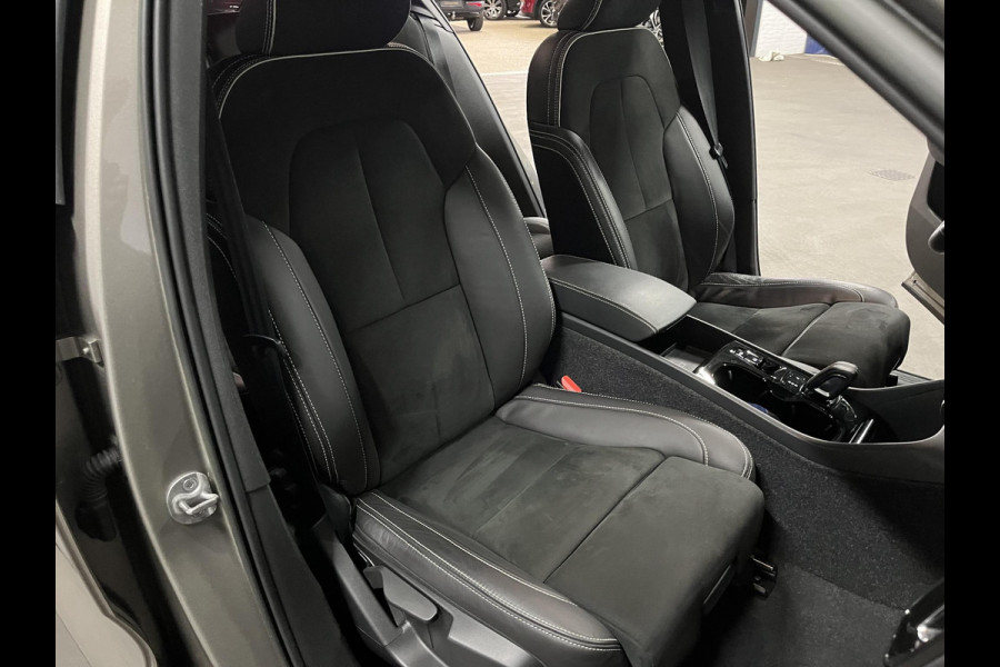 Volvo XC40 1.5 T5 Recharge R-Design Trekhaak | Harman/Kardon |  Stoel-/Stuurverwarming | Cruise-/Climate control | Achteruitrij camera | Carplay | Leder/Alcantara