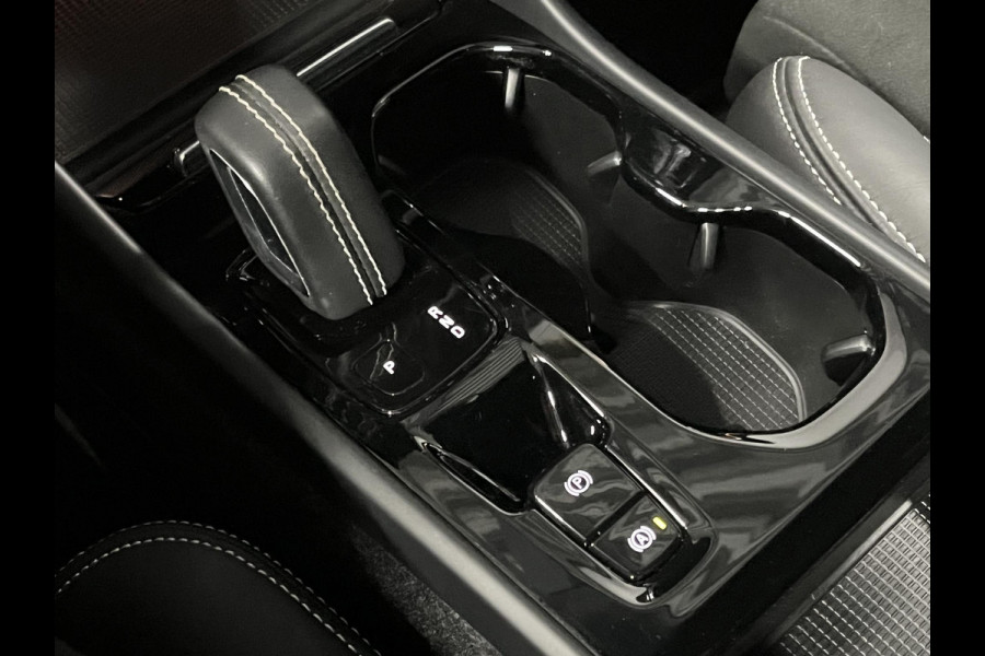 Volvo XC40 1.5 T5 Recharge R-Design Trekhaak | Harman/Kardon |  Stoel-/Stuurverwarming | Cruise-/Climate control | Achteruitrij camera | Carplay | Leder/Alcantara