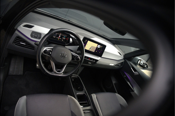 Volkswagen ID.3 First Plus 58 kWh | Stoelverwarming | Stuurverwarming | Camera | Adaptive Cruise Control | Navigatie | Keyless | Parkeersensoren | LED | Apple Carplay | NAP |