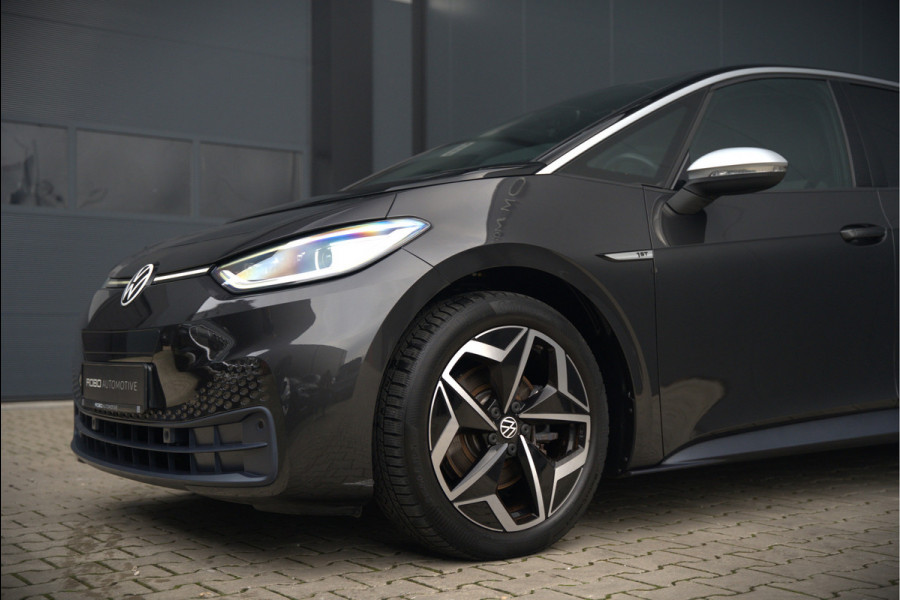 Volkswagen ID.3 First Plus 58 kWh | Stoelverwarming | Stuurverwarming | Camera | Adaptive Cruise Control | Navigatie | Keyless | Parkeersensoren | LED | Apple Carplay | NAP |