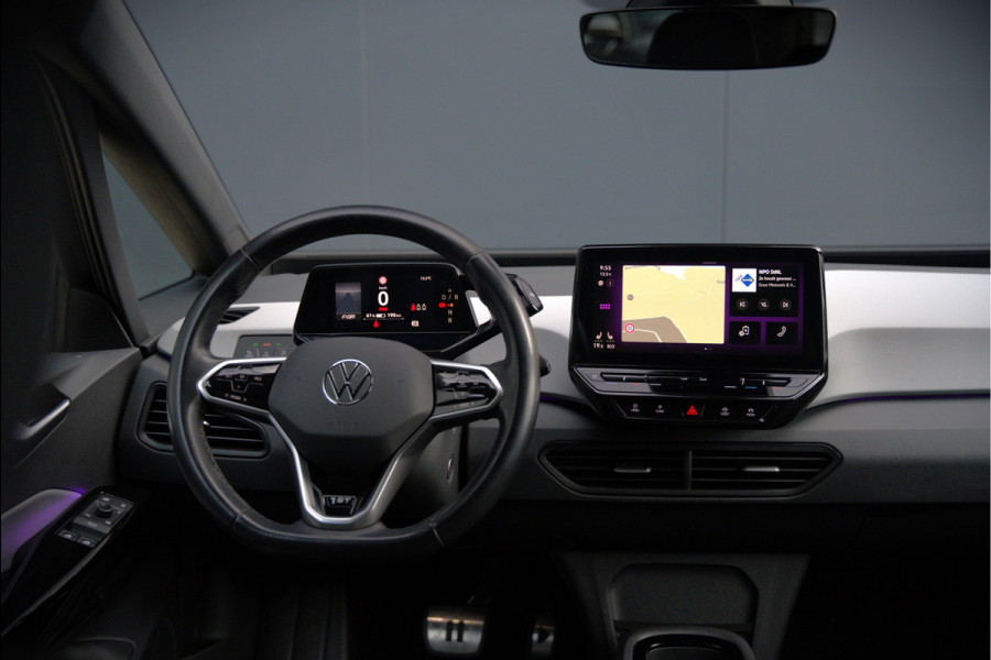 Volkswagen ID.3 First Plus 58 kWh | Stoelverwarming | Stuurverwarming | Camera | Adaptive Cruise Control | Navigatie | Keyless | Parkeersensoren | LED | Apple Carplay | NAP |