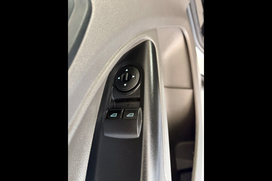 Ford Transit Connect Automaat 1.5 EcoBlue 100PK L1H1 Trend 3persoons, Airco, Imperiaal, Inrichting, Trekhaak, RIJKLAARPRIJS!