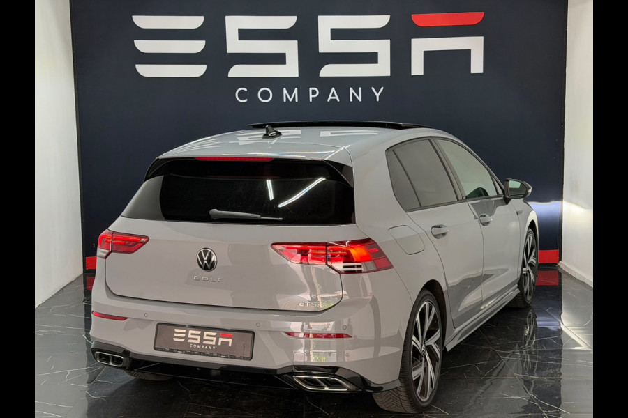Volkswagen Golf 1.5 eTSI R-Line Business Pano Keyless Trekhaak IQ Camera Sfeerverlichting