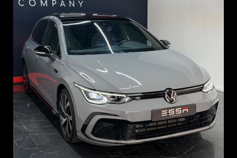 Volkswagen Golf 1.5 eTSI R-Line Business Pano Keyless Trekhaak IQ Camera Sfeerverlichting