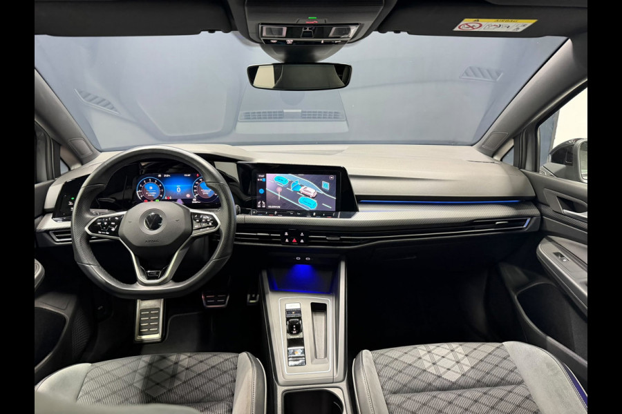 Volkswagen Golf 1.5 eTSI R-Line Business Pano Keyless Trekhaak IQ Camera Sfeerverlichting